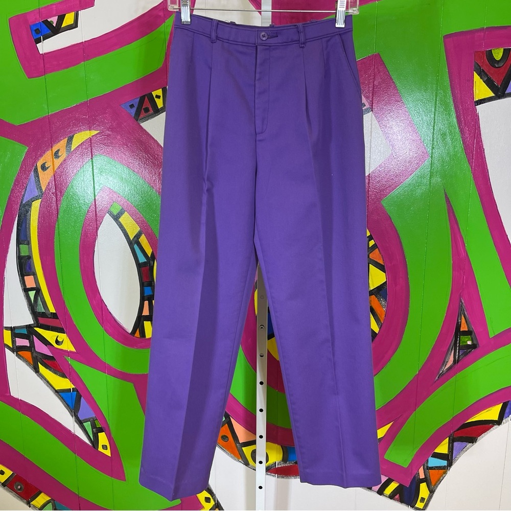 Bend Over Sport by Levi's, Vintage. Purple. Size 8. In excellent condition!